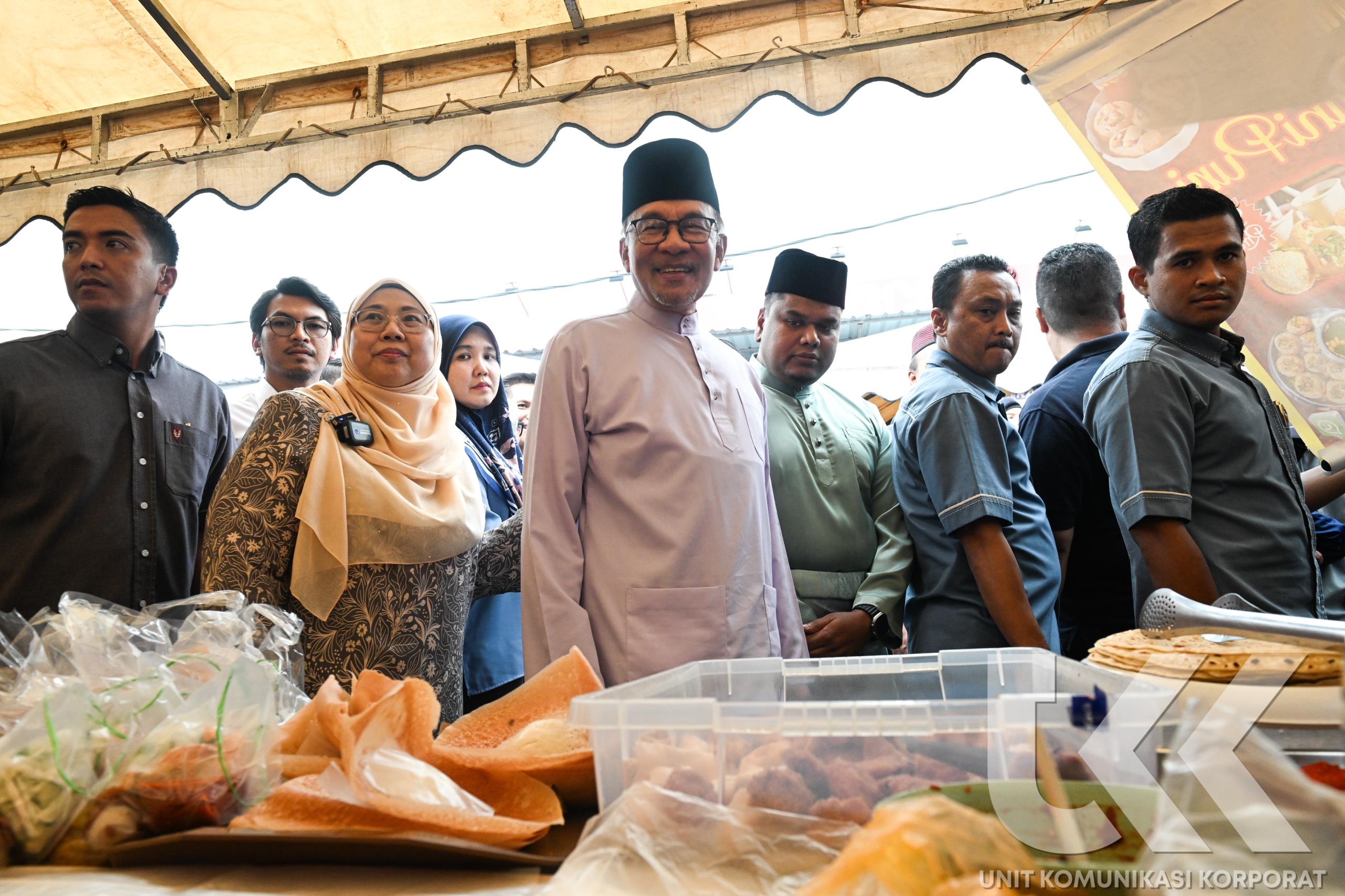 sesi walkabout yab perdana menteri ke bazar ramadan rahmah brr taman perpaduan perak original